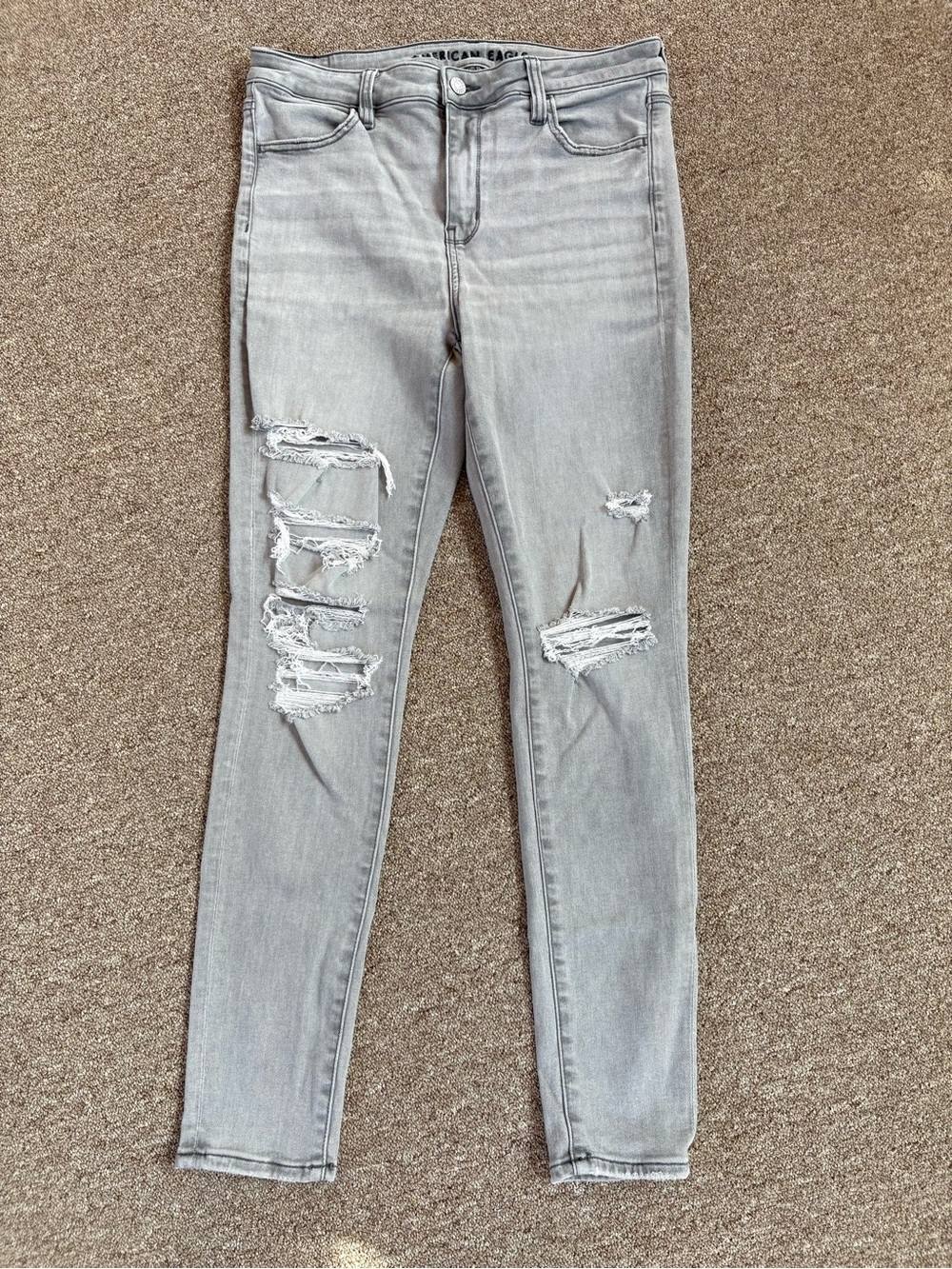 American Eagle Outfitters Light Grey Distressed Skinny Jeans - Women